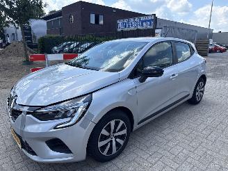 skadebil auto Renault Clio 1.0 90 EQUILIBRE BOUWJAAR 2023  67945 KM VASTE PRIJS 8900 EURO 2023/4