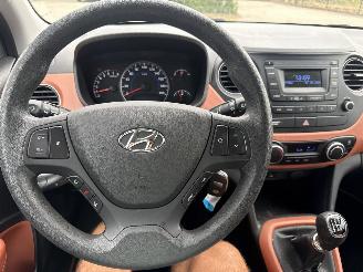 Hyundai I-10 1.0i-MOTION PLUS PARKEERSCHADES BOUWJAAR 2014  4200 EURO picture 17
