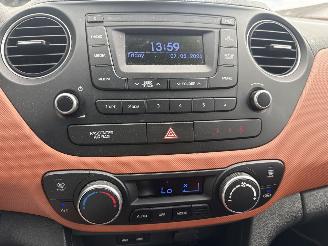 Hyundai I-10 1.0i-MOTION PLUS PARKEERSCHADES BOUWJAAR 2014  4200 EURO picture 15