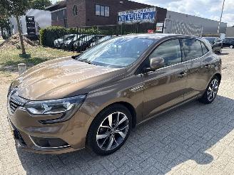 Avarii autoturisme Renault Mégane 1.0 TCe BOSE  137380 KM RIJDBAAR! BOUWJAAR 2016  4999 EURO 2016/9