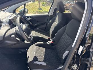 Peugeot 208 1.2 PURETECH STYLE LICHTE SCHADE! 99065 NAP 2015  2850 EURO picture 9