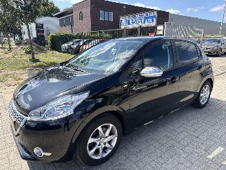 damaged passenger cars Peugeot 208 1.2 PURETECH STYLE LICHTE SCHADE! 99065 NAP 2015  2850 EURO 2015/5