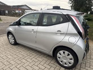 Toyota Aygo 1.0 VVTi X_PLAY 96517 NAP BOUWJAAR 2015 RIJDBAAR 4999 EURO picture 2
