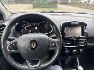 Renault Clio 1.2 NIGHT&DAY RIJDBAAR BOUWJAAR 2016 139753 KM  3500 EURO VAST picture 11