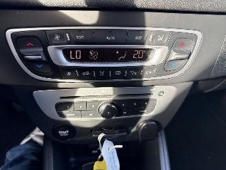 Renault Mégane 1.2 TCe LIMITED ESTATE BOUWJAAR 2016 175437 KM  2200 EURO picture 11
