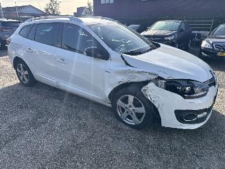 Renault Mégane 1.2 TCe LIMITED ESTATE BOUWJAAR 2016 175437 KM  2200 EURO picture 5