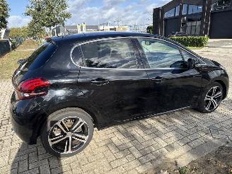 Peugeot 208 1.2 GT-LINE AUTOMAAT PANO RIJDBAAR BOUWJAAR 2016  5600 EURO picture 4