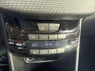Peugeot 2008 1.2 URBAN CROSS 110 PK STORMSCHADE! BOUWJAAR 2015 3400 EURO picture 15