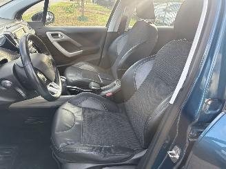 Peugeot 2008 1.2 URBAN CROSS 110 PK STORMSCHADE! BOUWJAAR 2015 3400 EURO picture 11