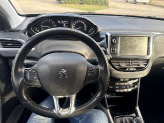 Peugeot 2008 1.2 URBAN CROSS 110 PK STORMSCHADE! BOUWJAAR 2015 3400 EURO picture 14