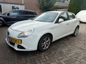 Schadeauto Alfa Romeo Giulietta 1.6 JTDM DISTINCTIVE 2012/2