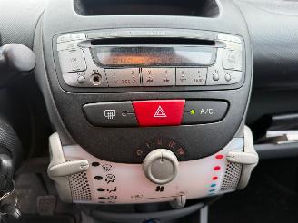 Toyota Aygo 1.0 5DRS AIRCO NL AUTO picture 23