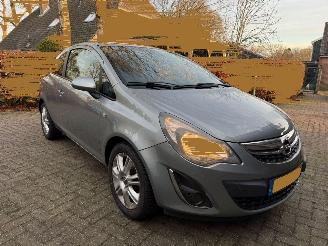 Vaurioauto  passenger cars Opel Corsa 1.2 Blitz  AIRCO NAVI NL AUTO 2014/7