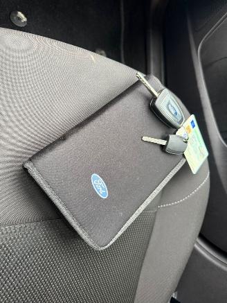 Ford Focus 1.5 TDCI NO DAMGEDS!!  NAVI AIRCO PDC picture 27