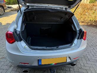 Alfa Romeo Giulietta 1.4 TUBRO 170PK SUPER RACE AUTOMAAT LEER picture 12