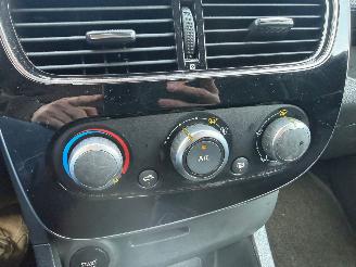 Renault Clio 0.9 LIMITED AIRCO NAVI CRUISE picture 23