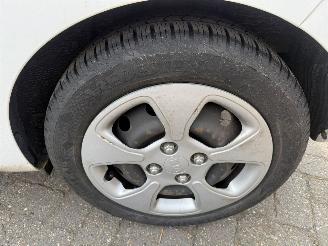 Kia Picanto 1.0 5DRS AIRCO NAVI NAP picture 10