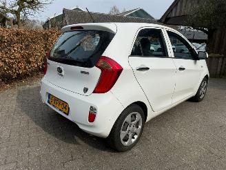 Kia Picanto 1.0 5DRS AIRCO NAVI NAP picture 7