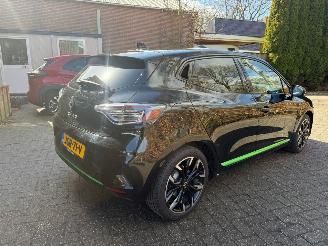 skadebil auto Renault Clio E-TECH HYBRID NL AUTO NIEUWE AUTO 2025/10