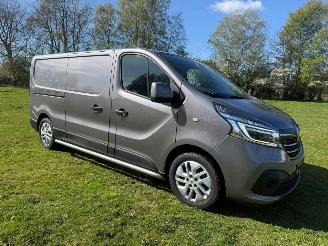 Schade bestelwagen Renault Trafic 2.0 DCI AUTOMAAT 170 PS L2H1 LUXE NL BUS 3SITS 2020/2