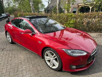 uszkodzony samochody osobowe Tesla Model S 85BASE PANO LEER 2013/12