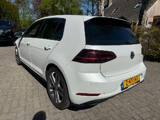 Unfallwagen Volkswagen Golf 1.5 TSI R-LINE 150 PS 2019/11