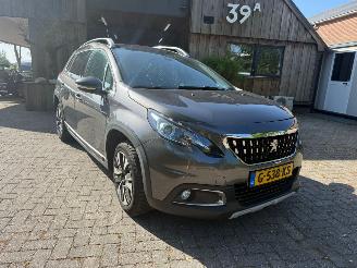 Auto incidentate Peugeot 2008 1.2 AUTOMAAT PANO 39000!! NAVI CAMERA 2019/6