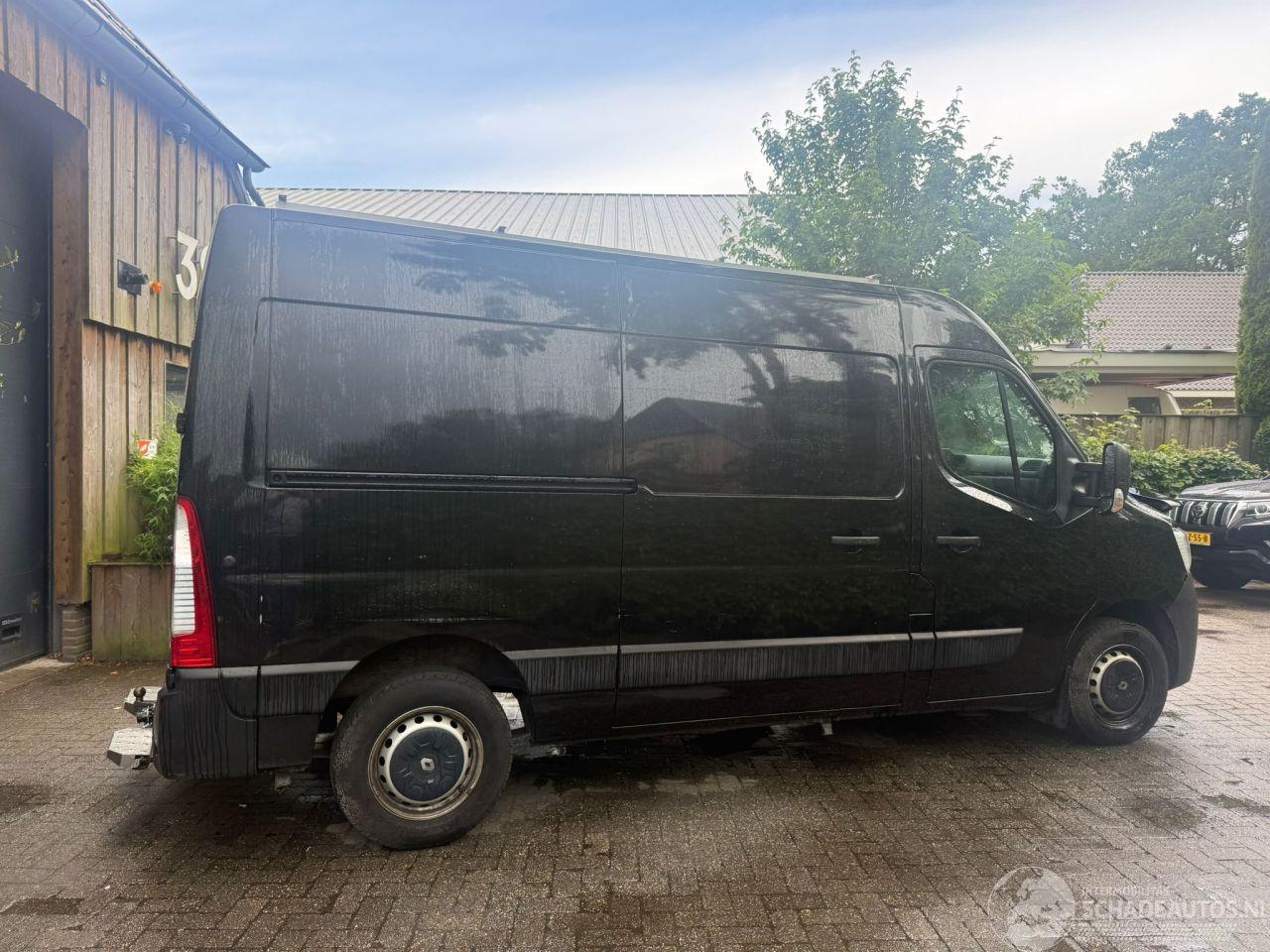 Renault Master T35 2.3DCI 150 L2H2 AIRCO NAVI NAP