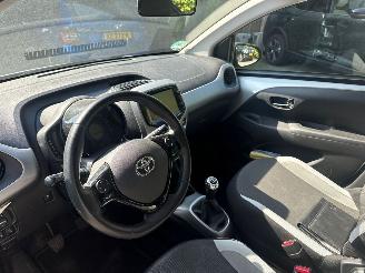 Toyota Aygo 1.0 AIRCO 5DRS NAVI CAMERA picture 14