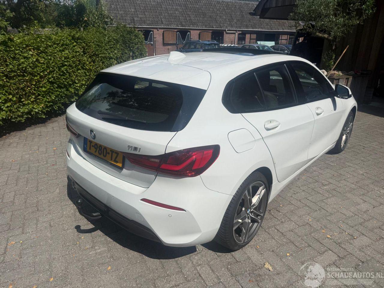 BMW 1-serie 118I AUT! PANO HIGH EXECUTIVE 77800KM