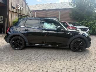 Mini Cooper 1.5 COOPER  AUT! PANO JWC PAKKET DEALER ONDERHOUDEN picture 5