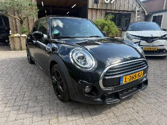 Mini Cooper 1.5 COOPER  AUT! PANO JWC PAKKET DEALER ONDERHOUDEN picture 2