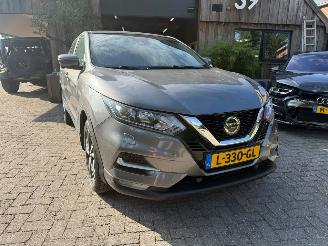 Vaurioauto  passenger cars Nissan Qashqai 1.3 AUTOMAAT NAVI CAMERA STOELVERWARMING KEYLESS 2020/4