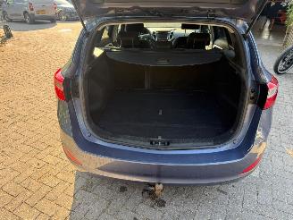 Hyundai I-30 1.6GDI AIRCO NAVI PDC picture 17
