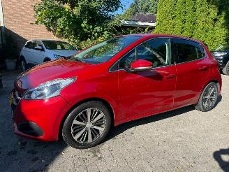 krockskadad bil auto Peugeot 208 1.2 ALLURE CLIMA NAVI CAMERA NL AUTO 2019/8