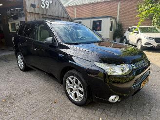 Mitsubishi Outlander 2.0 PHEV INSTYLE + LEER PANO picture 12