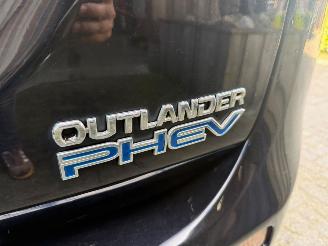 Mitsubishi Outlander 2.0 PHEV INSTYLE + LEER PANO picture 8