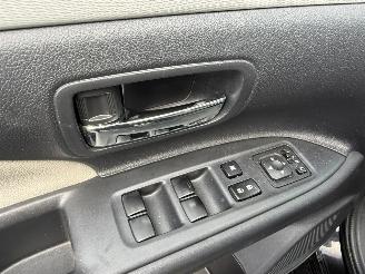 Mitsubishi Outlander 2.0 PHEV INSTYLE + LEER PANO picture 25