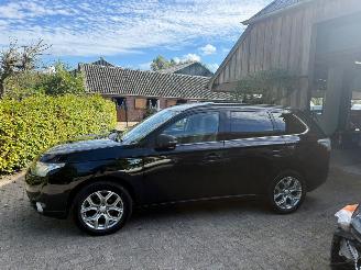 Mitsubishi Outlander 2.0 PHEV INSTYLE + LEER PANO picture 4