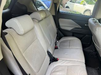 Mitsubishi Outlander 2.0 PHEV INSTYLE + LEER PANO picture 17