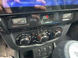 Dacia Duster 1.2 4X2 LEER TREKHAAK PDC picture 22
