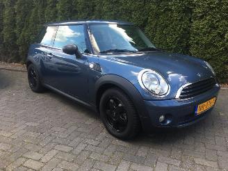 Mini  COOPERS ONE CLUBMAN CARBIO picture 3