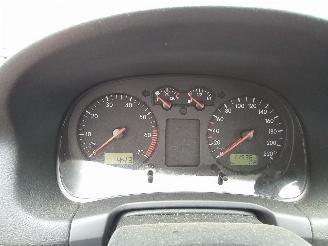 Volkswagen Golf VW GOLF IV (1J1) 1.4 16V picture 10