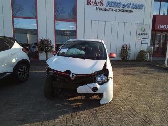 disassembly passenger cars Renault Twingo  2015/9