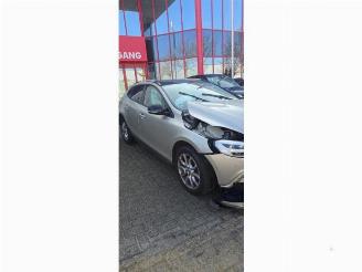Volvo V-40 V40 Cross Country (MZ), Hatchback 5-drs, 2012 / 2019 1.5 T3 16V Geartronic picture 2