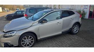 Volvo V-40 V40 Cross Country (MZ), Hatchback 5-drs, 2012 / 2019 1.5 T3 16V Geartronic picture 4