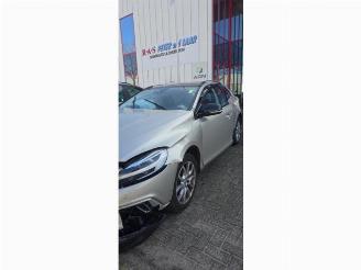 Damaged car Volvo V-40 V40 Cross Country (MZ), Hatchback 5-drs, 2012 / 2019 1.5 T3 16V Geartronic 2019/1