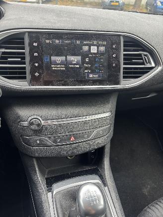 Peugeot 308 1.6 BLUEHDI BLUE LEASE PACK picture 13