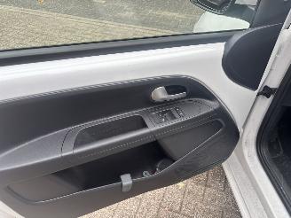 Volkswagen Up!  picture 12