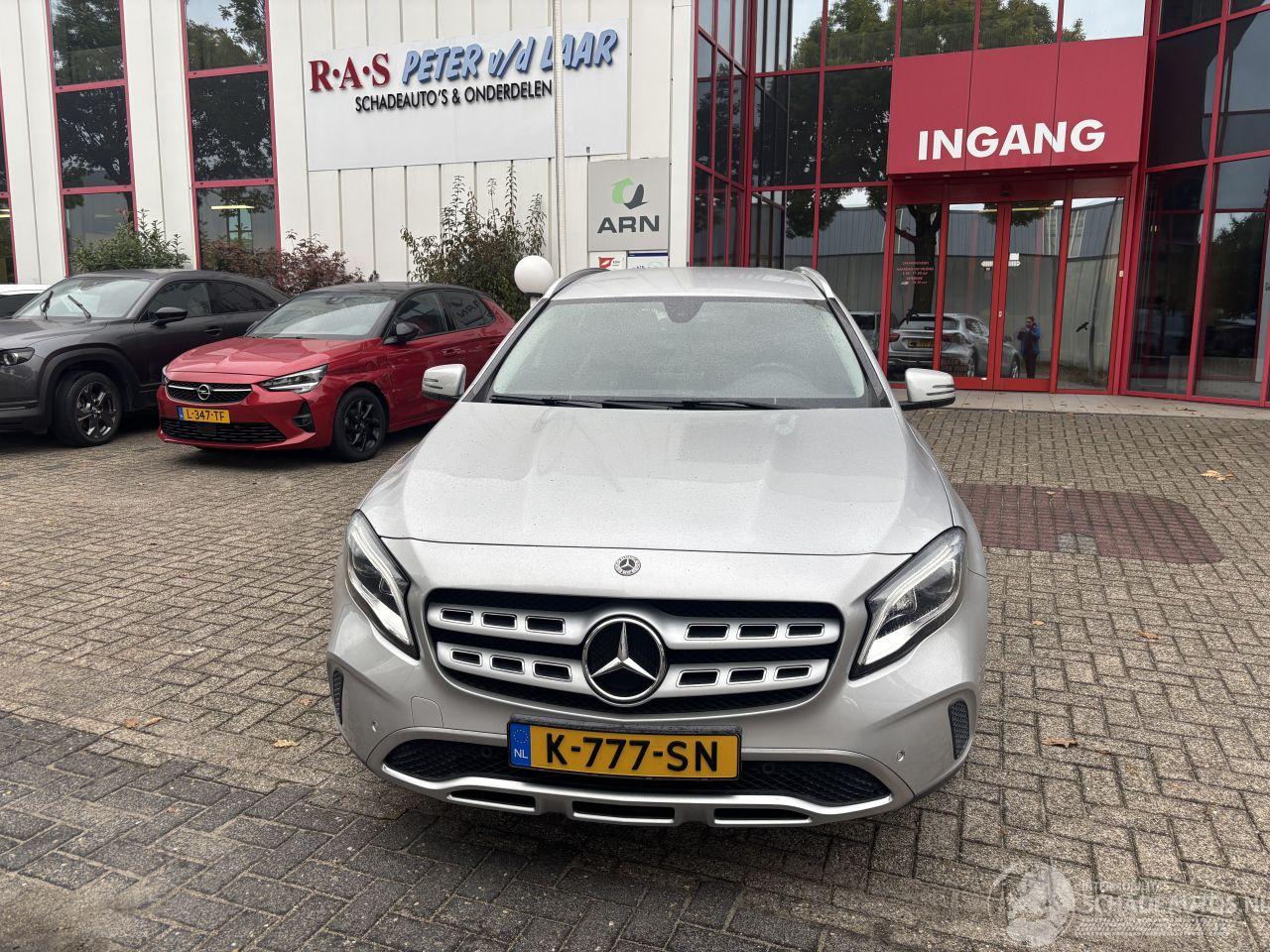 Mercedes GLA 180 PREMIUM PLUS AUTOMAAT  MAAR 36463 KM